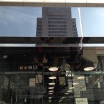 大阪府立中央図書館の会館前から並ぶ