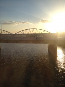 夕日が沈む 大阪淀川大橋（阪急）